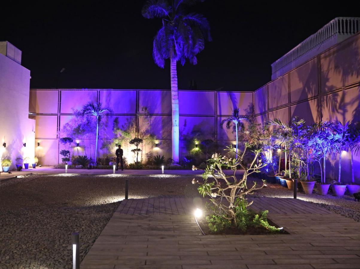 Ambiance Boutique Art Hotel Karacsi Kültér fotó