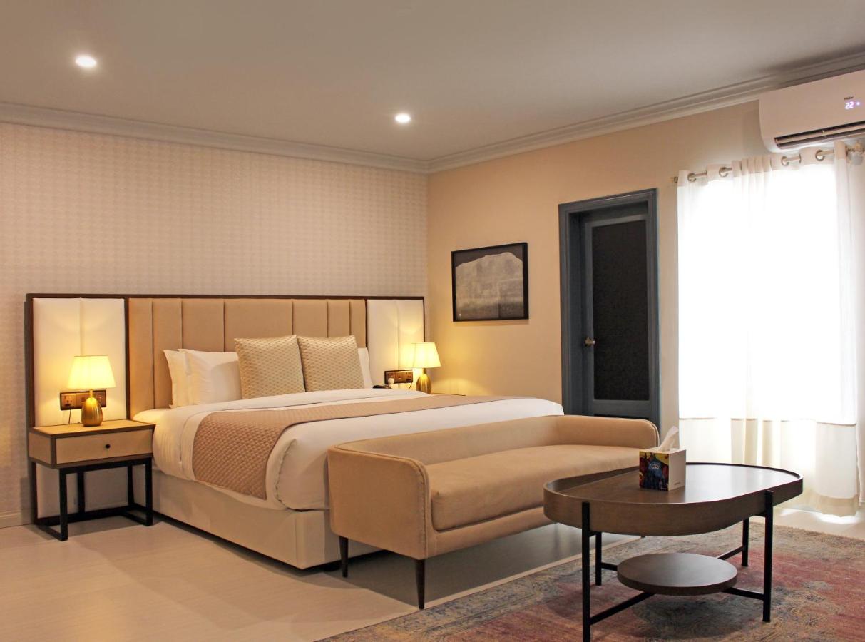 Ambiance Boutique Art Hotel Karacsi Kültér fotó